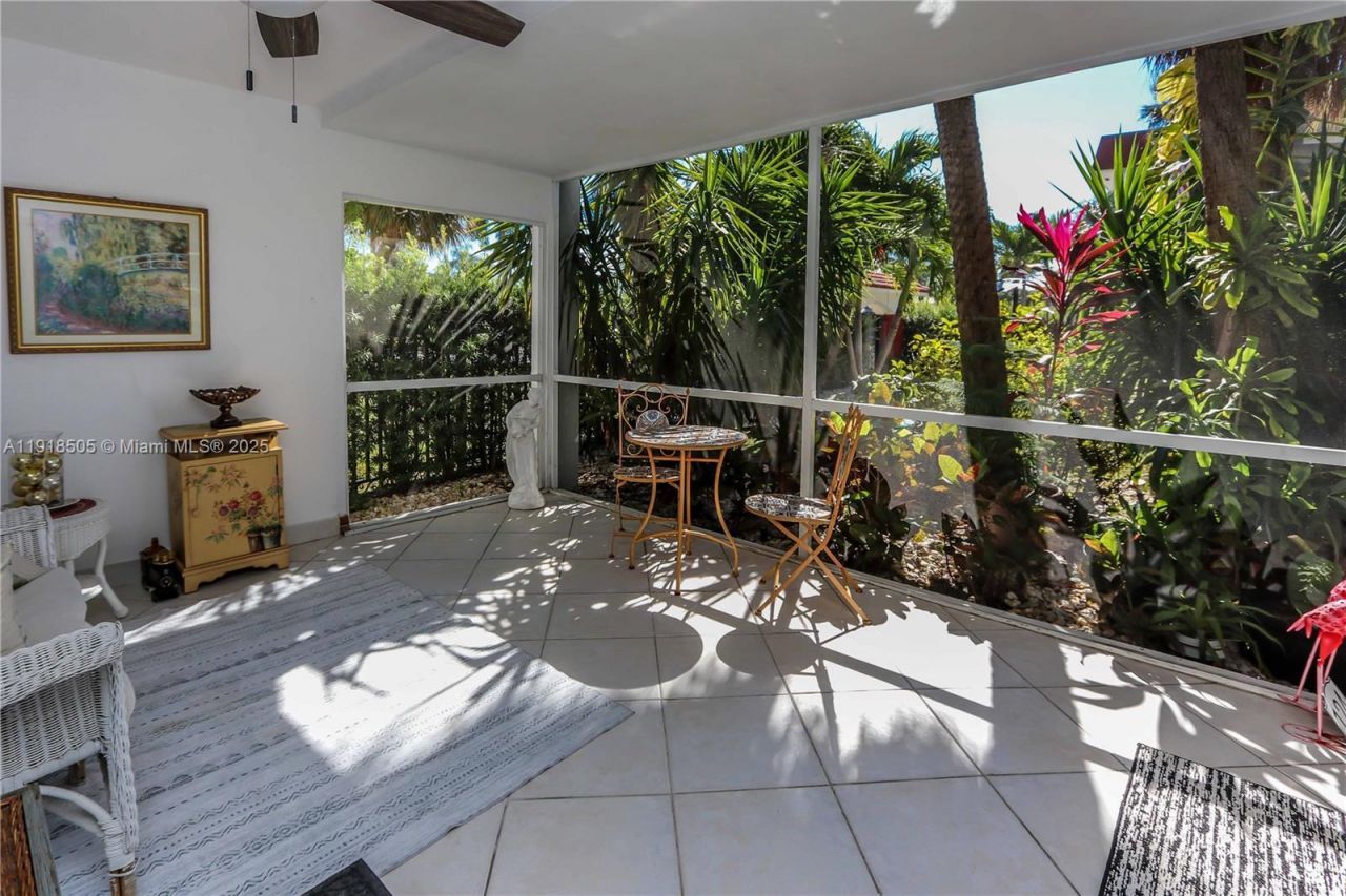 580 Egret Dr, Unit 124, Hallandale Beach, FL 33009 Photo