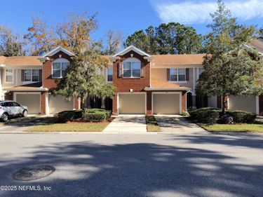 3253 CLIMBING IVY Trail, Jacksonville, FL 32216