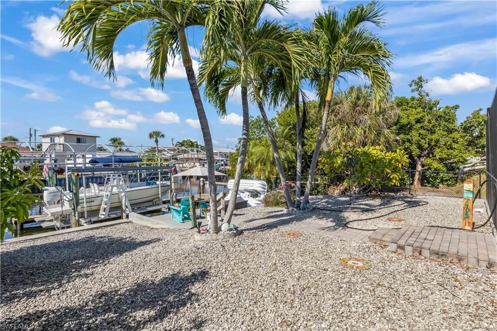 3399 Stabile Rd, Saint James City, FL 33956 Photo