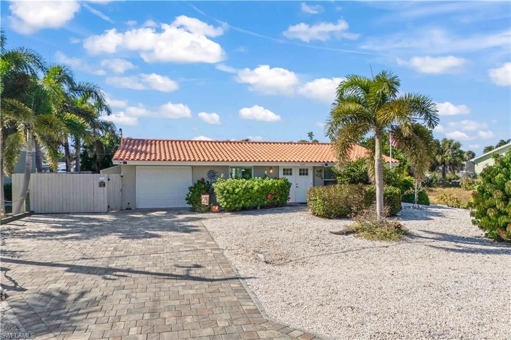 3399 Stabile Rd, Saint James City, FL 33956 Photo