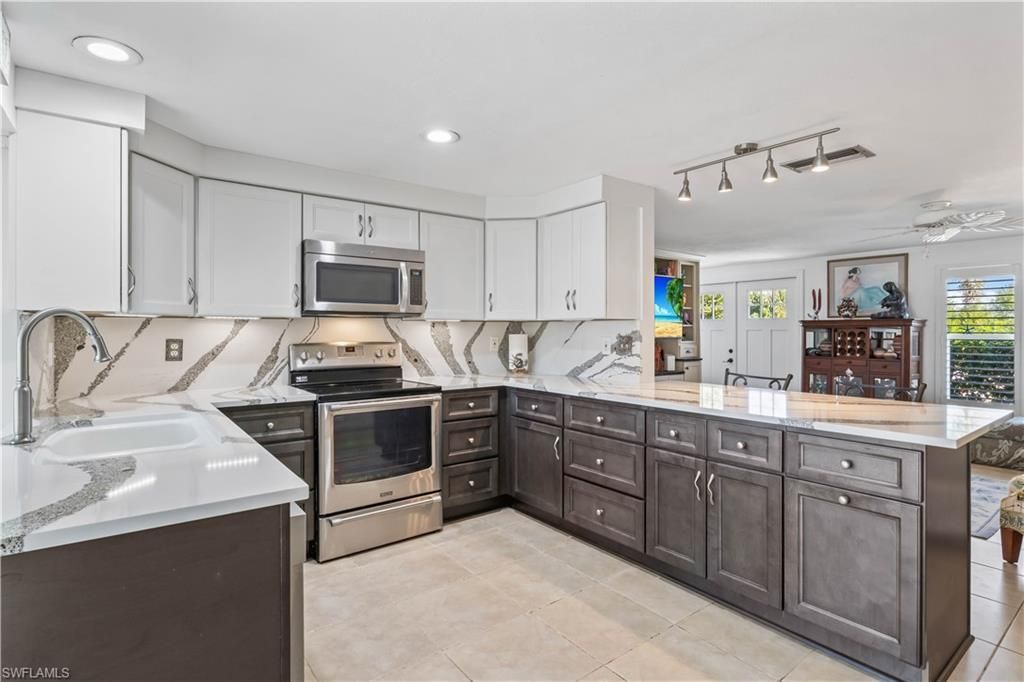 3399 Stabile Rd, Saint James City, FL 33956 Photo