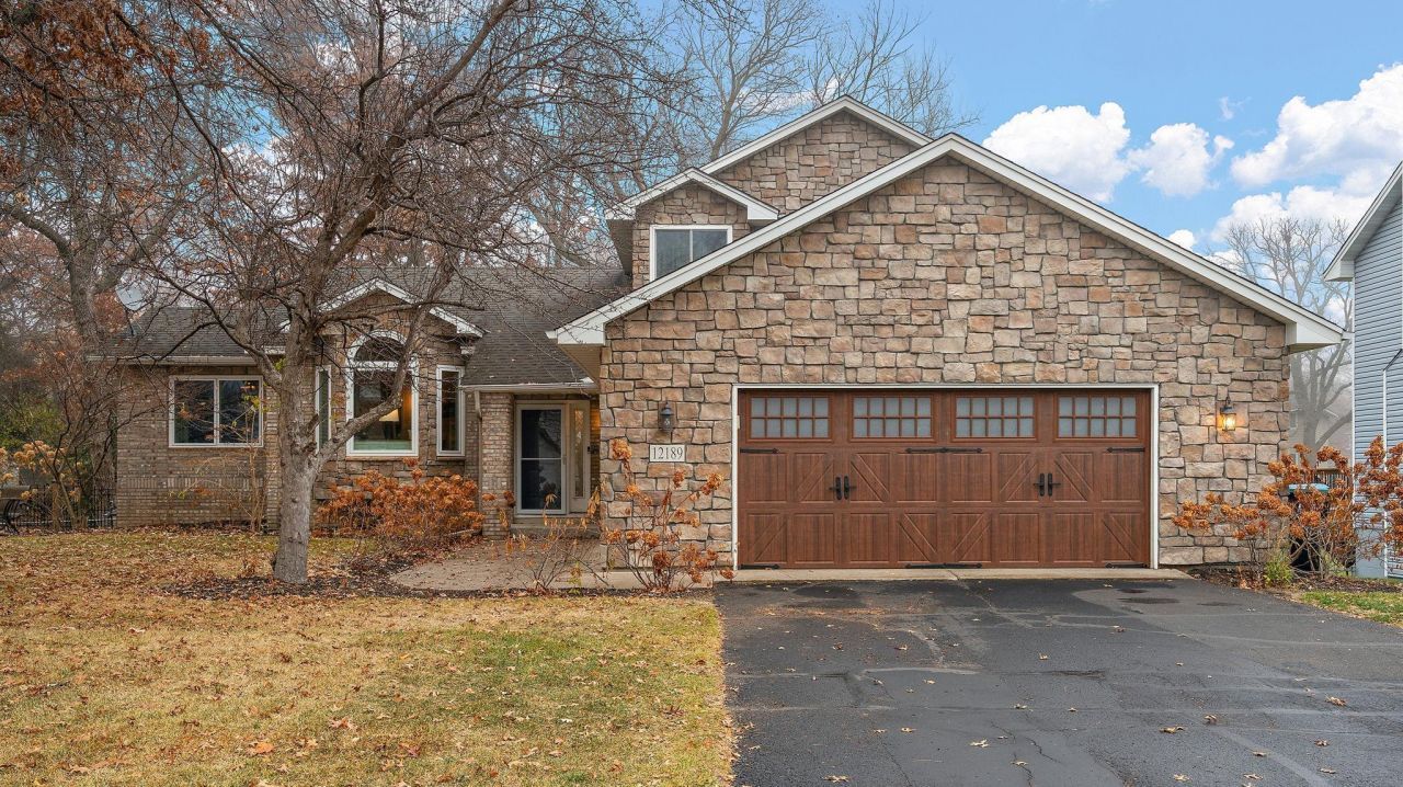 12189 Lily Street NW Coon Rapids, MN 55433