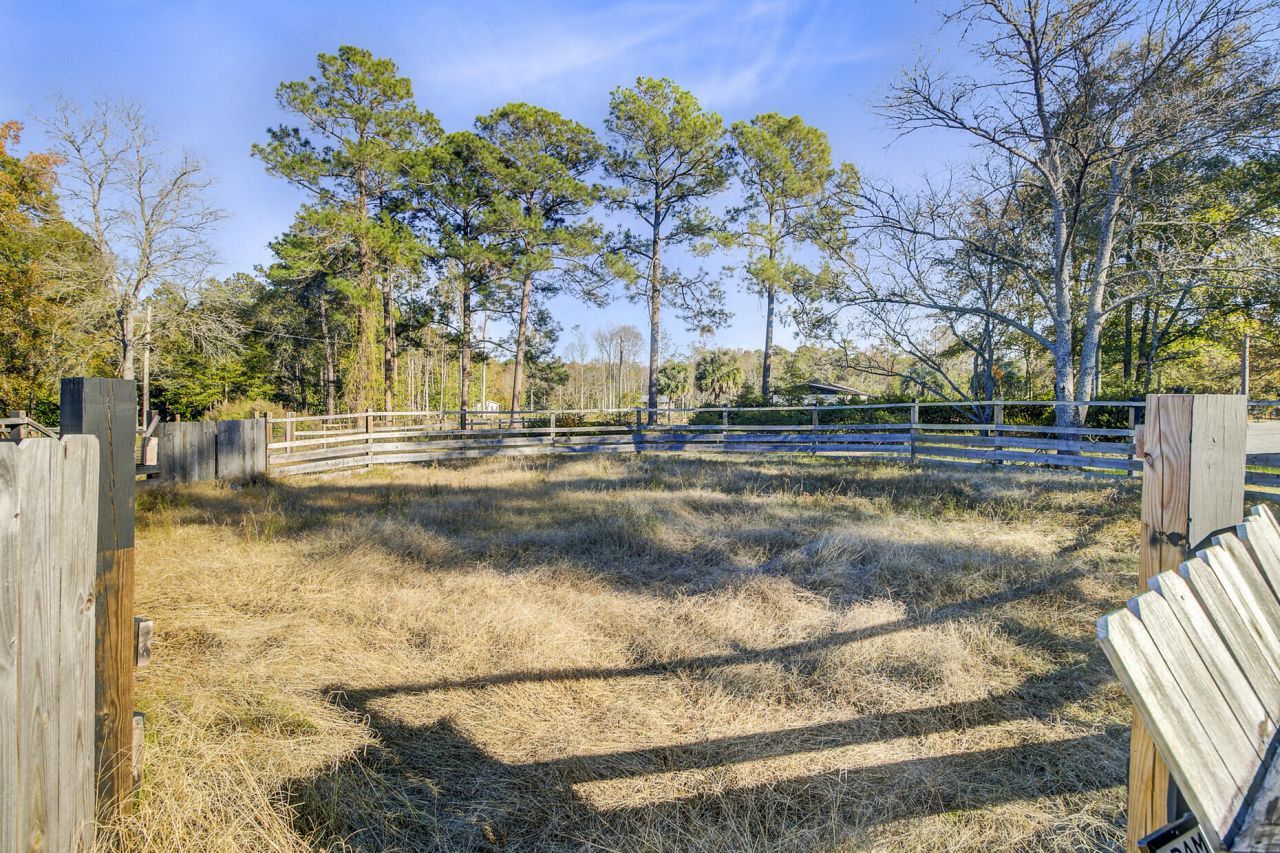 201 Welles Lane Photo 36