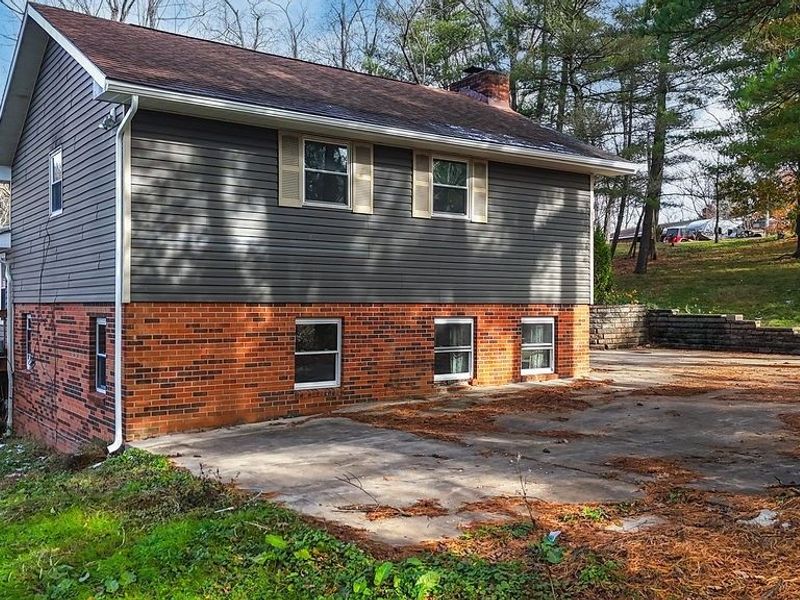 240 Woodland Acres Road, Marietta, OH 45750 Photo 32