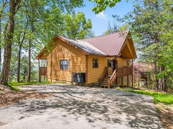 2867 Eagle Crest Way Way, Sevierville, TN 37876