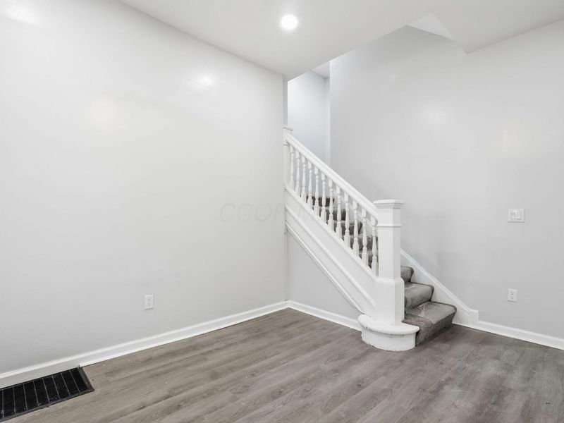 256 N Monroe Avenue, Columbus, OH 43203 Photo 10