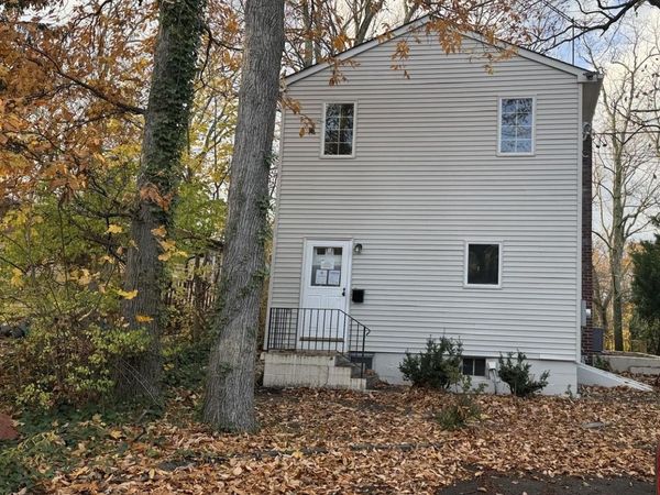 10 Woodland Lane, Huntington, NY 11743