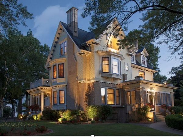 611 E Walnut Street, Horicon, WI 53032