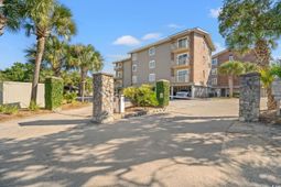 320 Myrtle Ave. photo 4