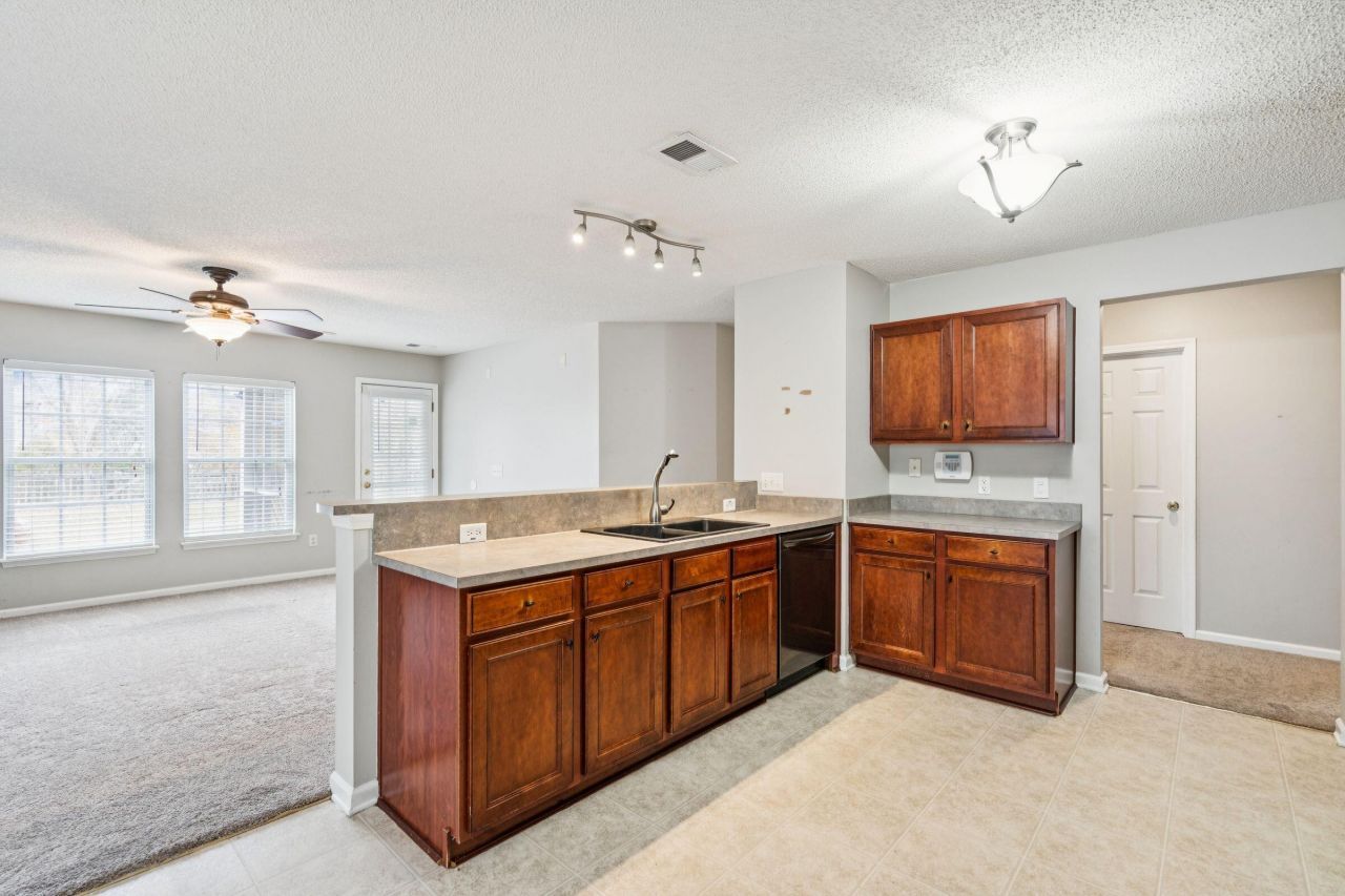 437 Dovetail Circle Photo 16