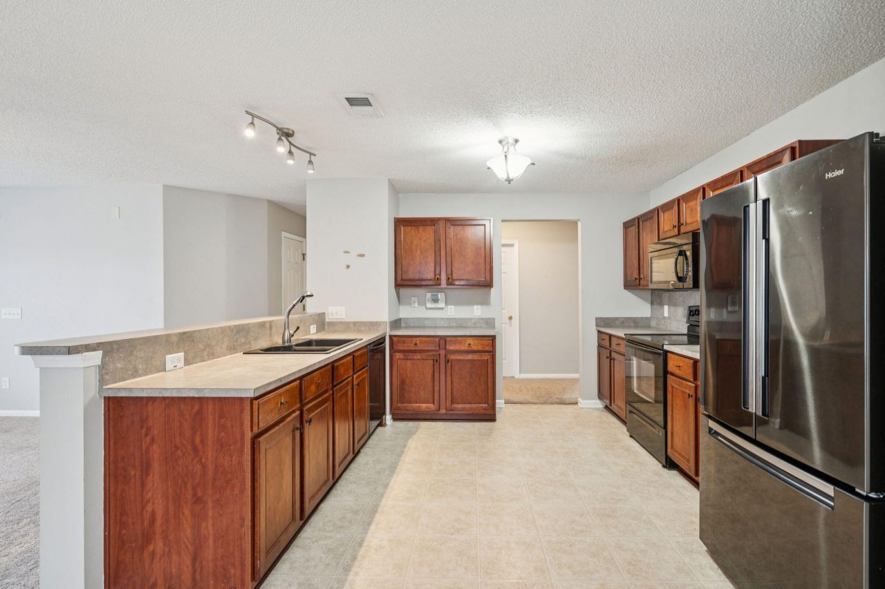 437 Dovetail Circle Photo 17