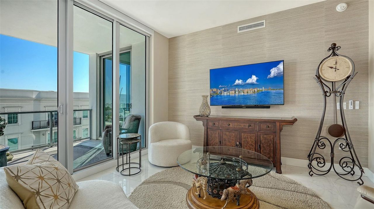 111 S Pineapple Avenue, Unit 604, Sarasota, FL 34236 Photo