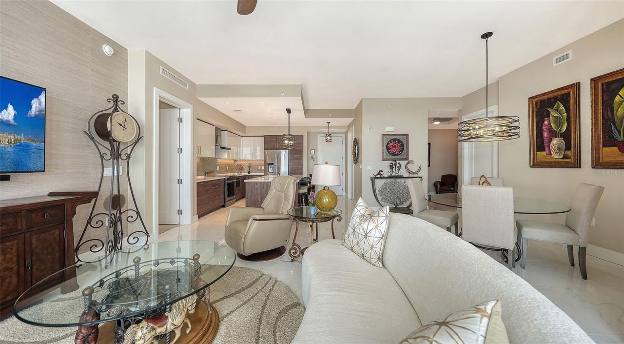 111 S Pineapple Avenue, Unit 604, Sarasota, FL 34236 Photo