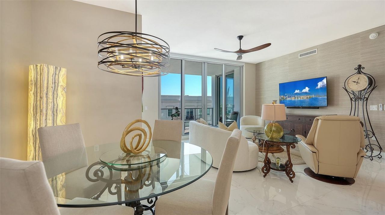 111 S Pineapple Avenue, Unit 604, Sarasota, FL 34236 Photo