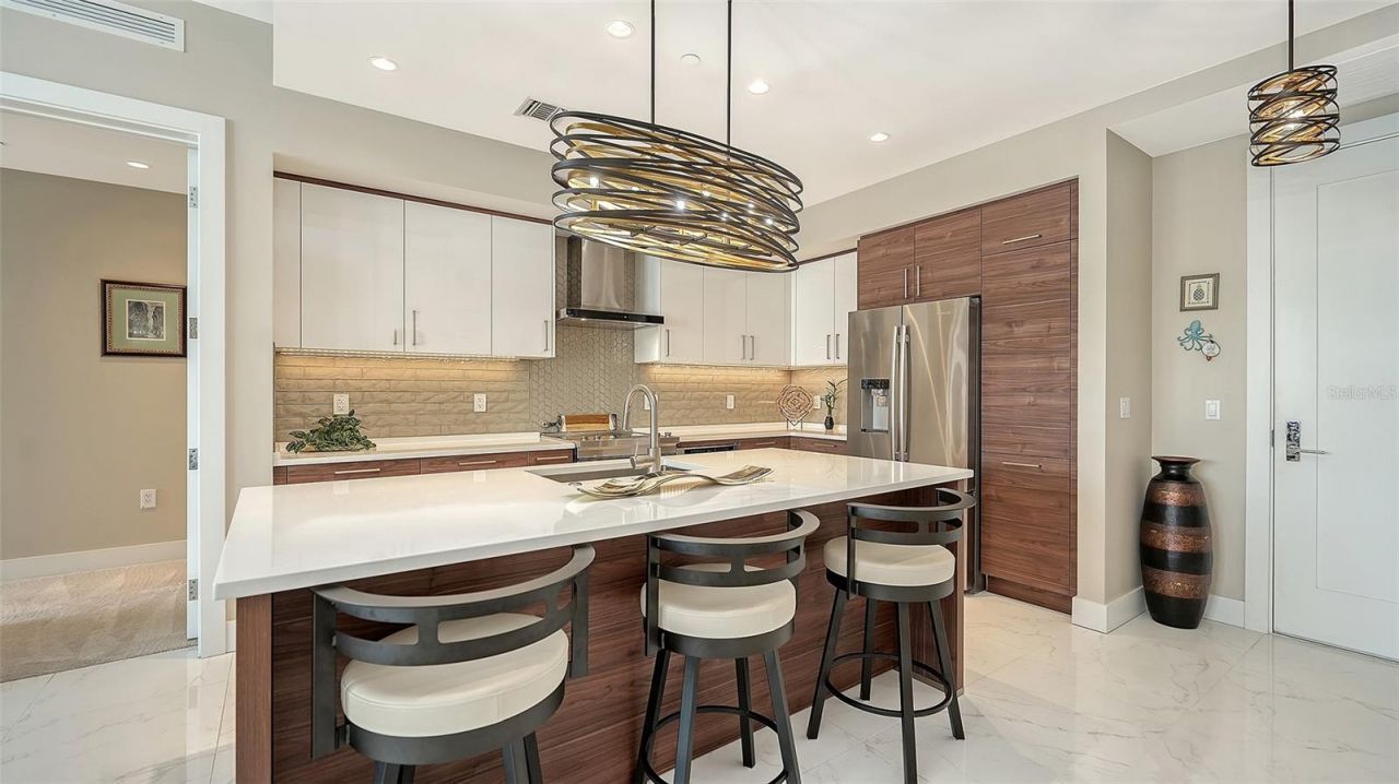 111 S Pineapple Avenue, Unit 604, Sarasota, FL 34236 Photo