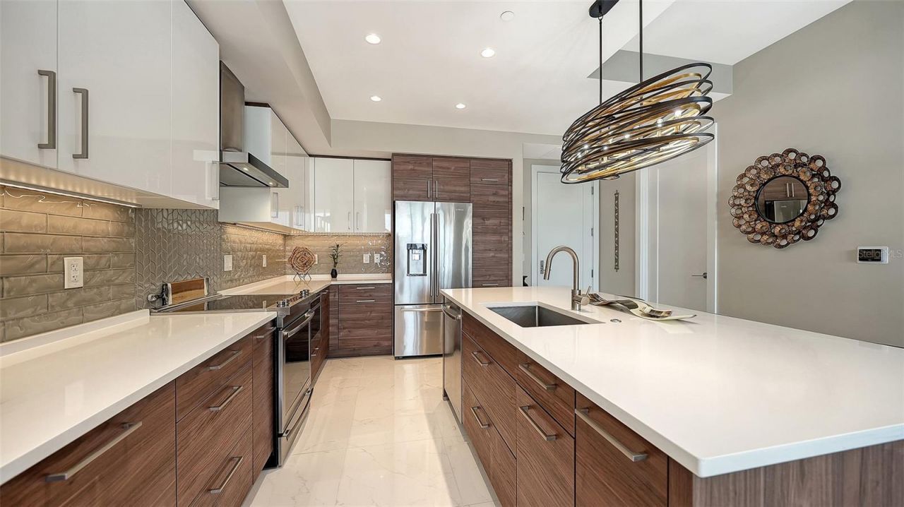 111 S Pineapple Avenue, Unit 604, Sarasota, FL 34236 Photo