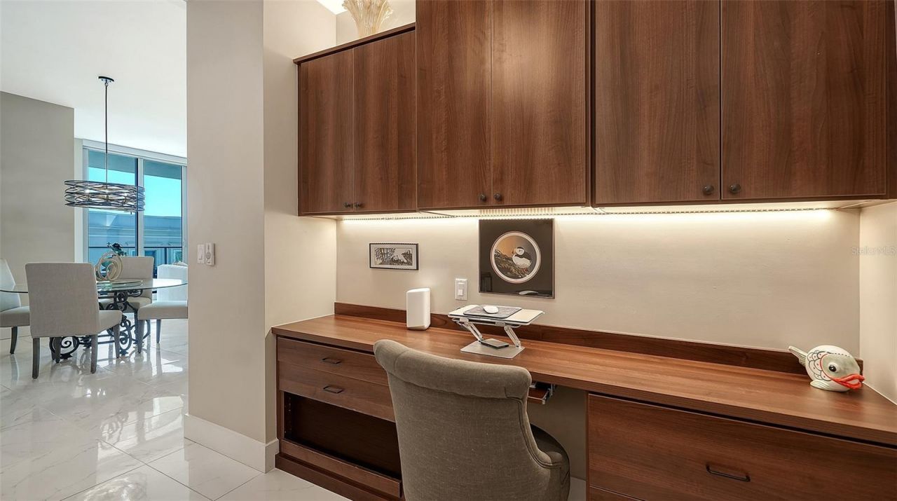 111 S Pineapple Avenue, Unit 604, Sarasota, FL 34236 Photo