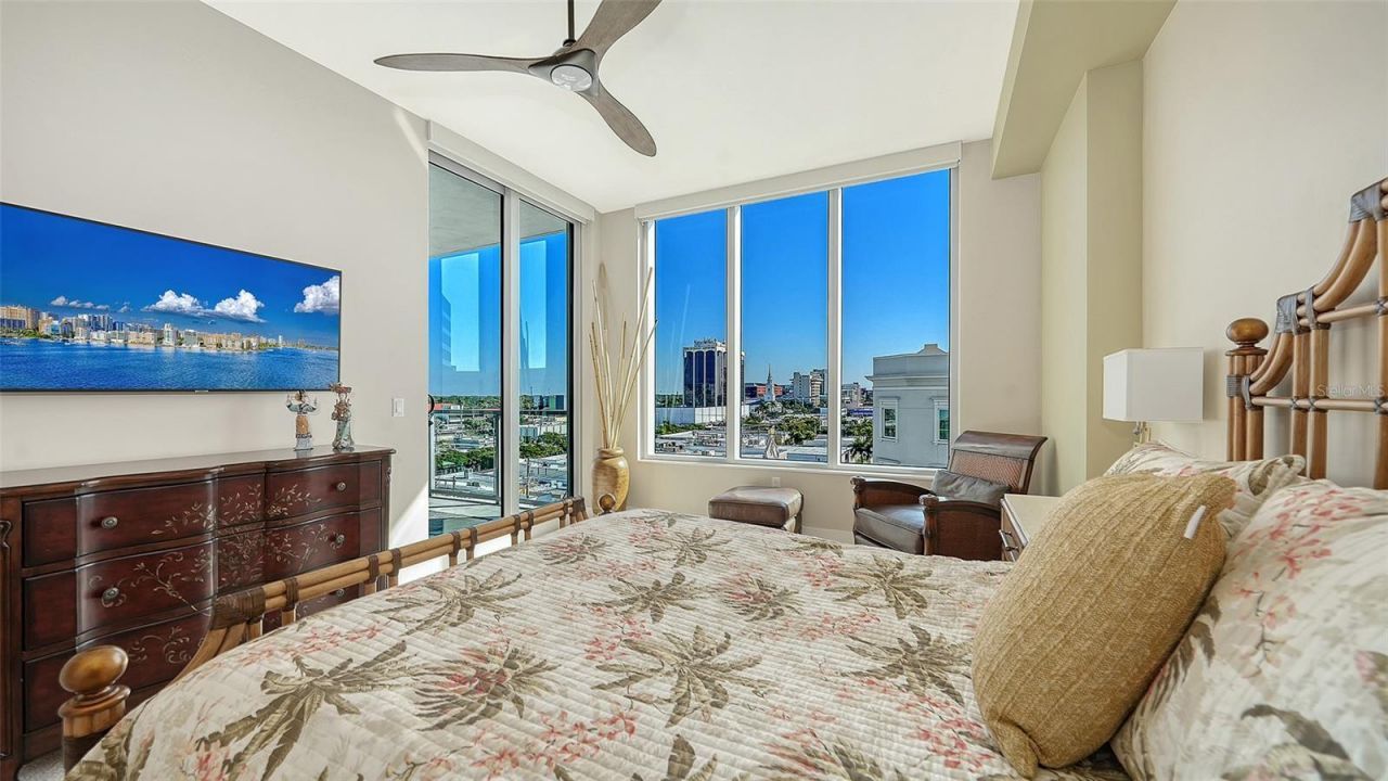 111 S Pineapple Avenue, Unit 604, Sarasota, FL 34236 Photo