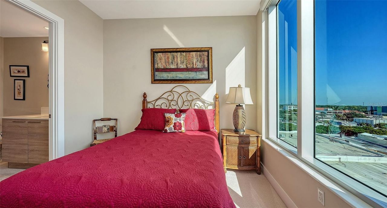 111 S Pineapple Avenue, Unit 604, Sarasota, FL 34236 Photo