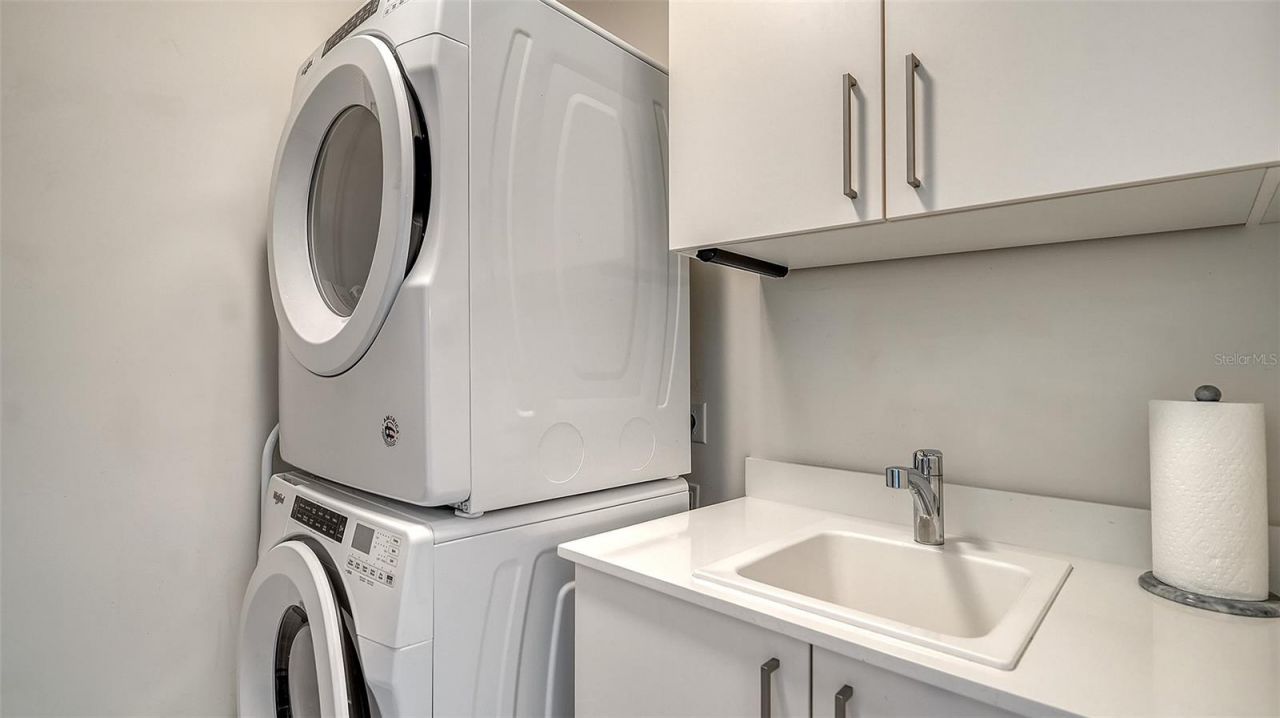 111 S Pineapple Avenue, Unit 604, Sarasota, FL 34236 Photo