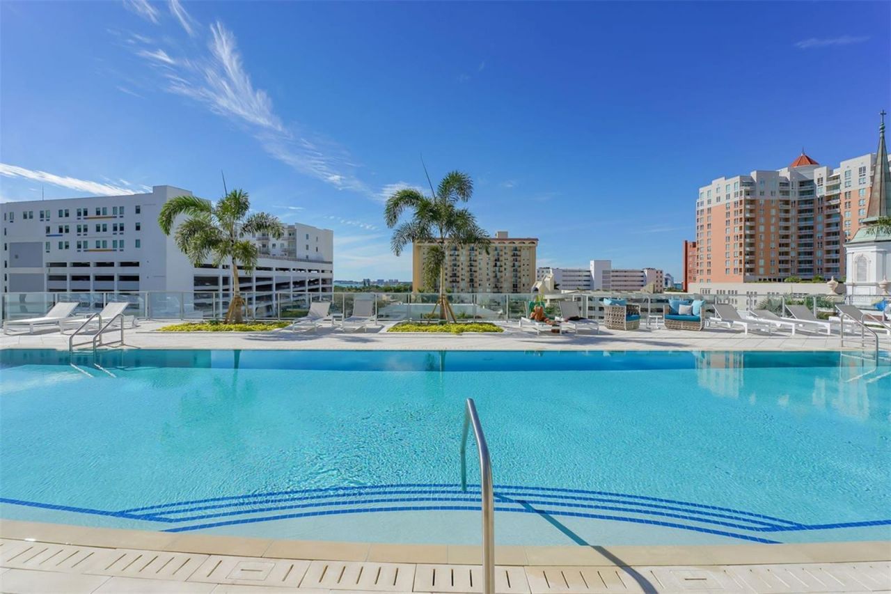 111 S Pineapple Avenue, Unit 604, Sarasota, FL 34236 Photo