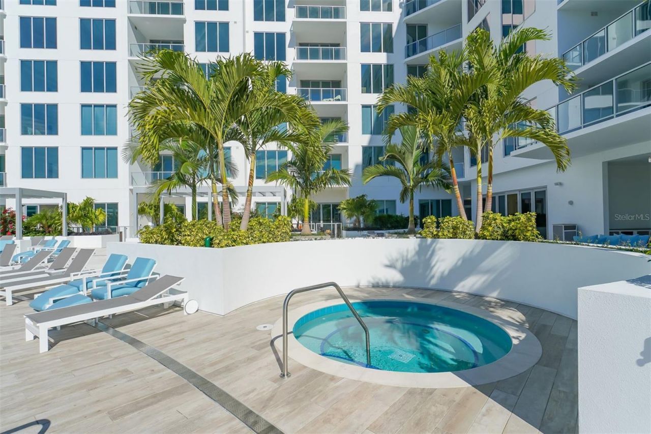 111 S Pineapple Avenue, Unit 604, Sarasota, FL 34236 Photo