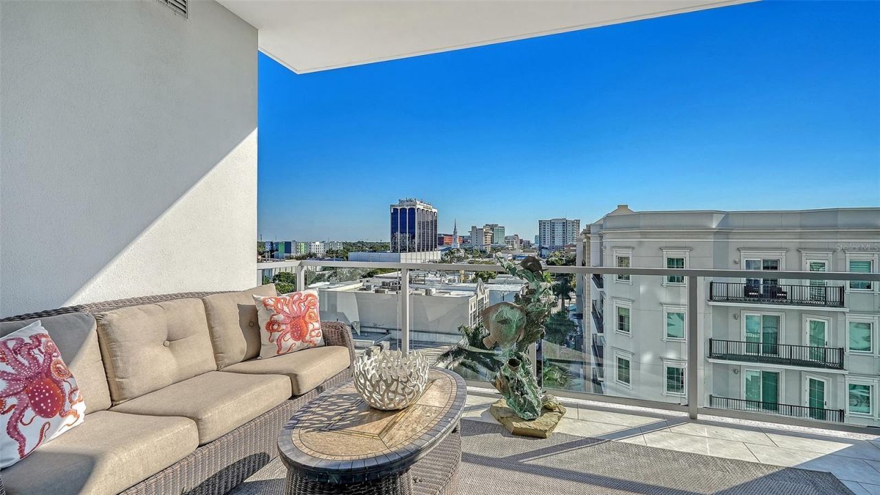 111 S Pineapple Avenue, Unit 604, Sarasota, FL 34236 Photo