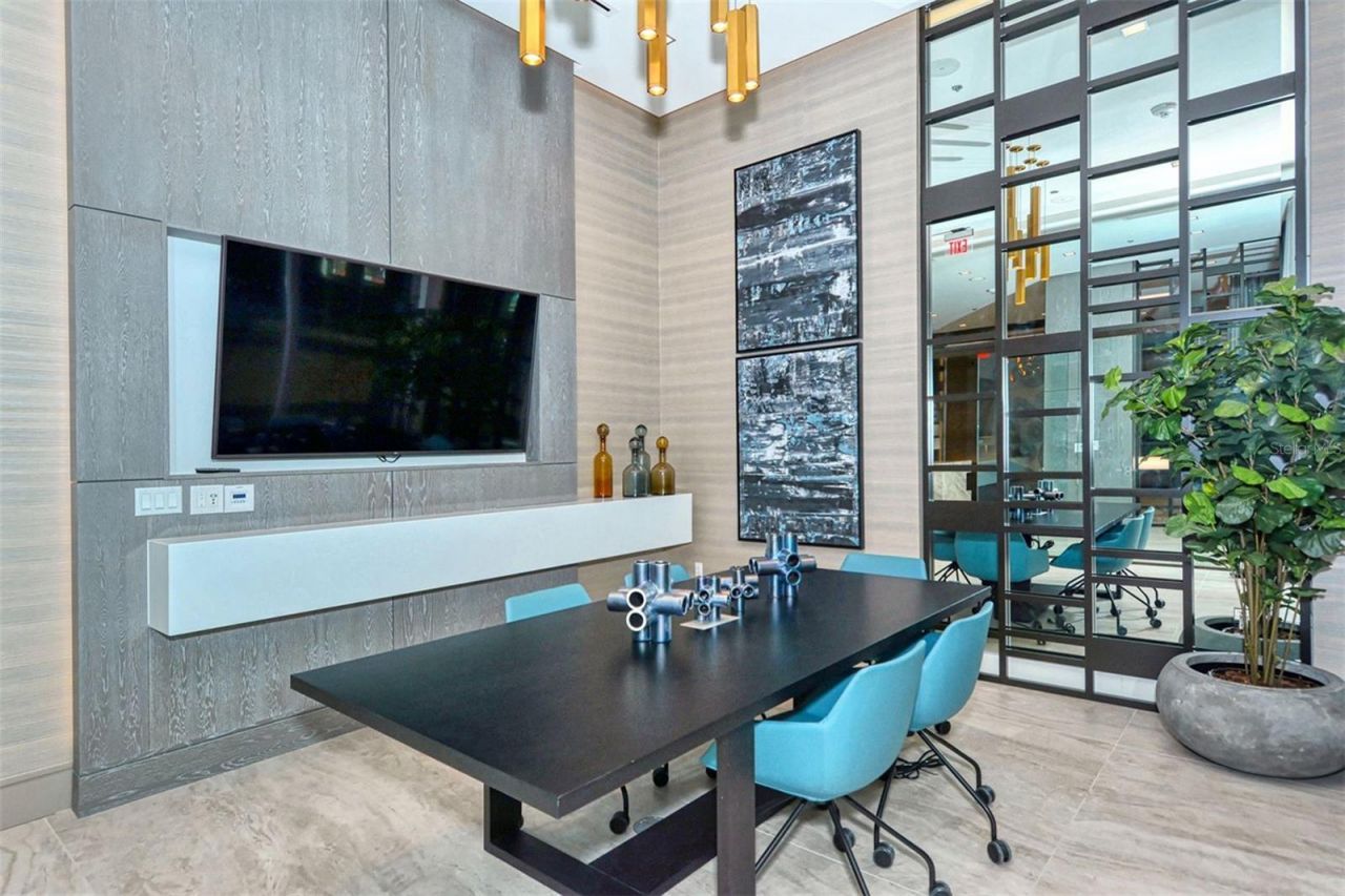 111 S Pineapple Avenue, Unit 604, Sarasota, FL 34236 Photo