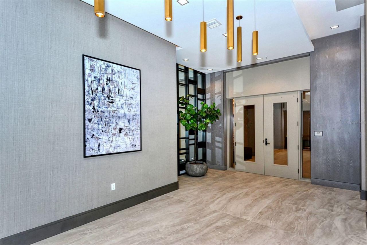 111 S Pineapple Avenue, Unit 604, Sarasota, FL 34236 Photo