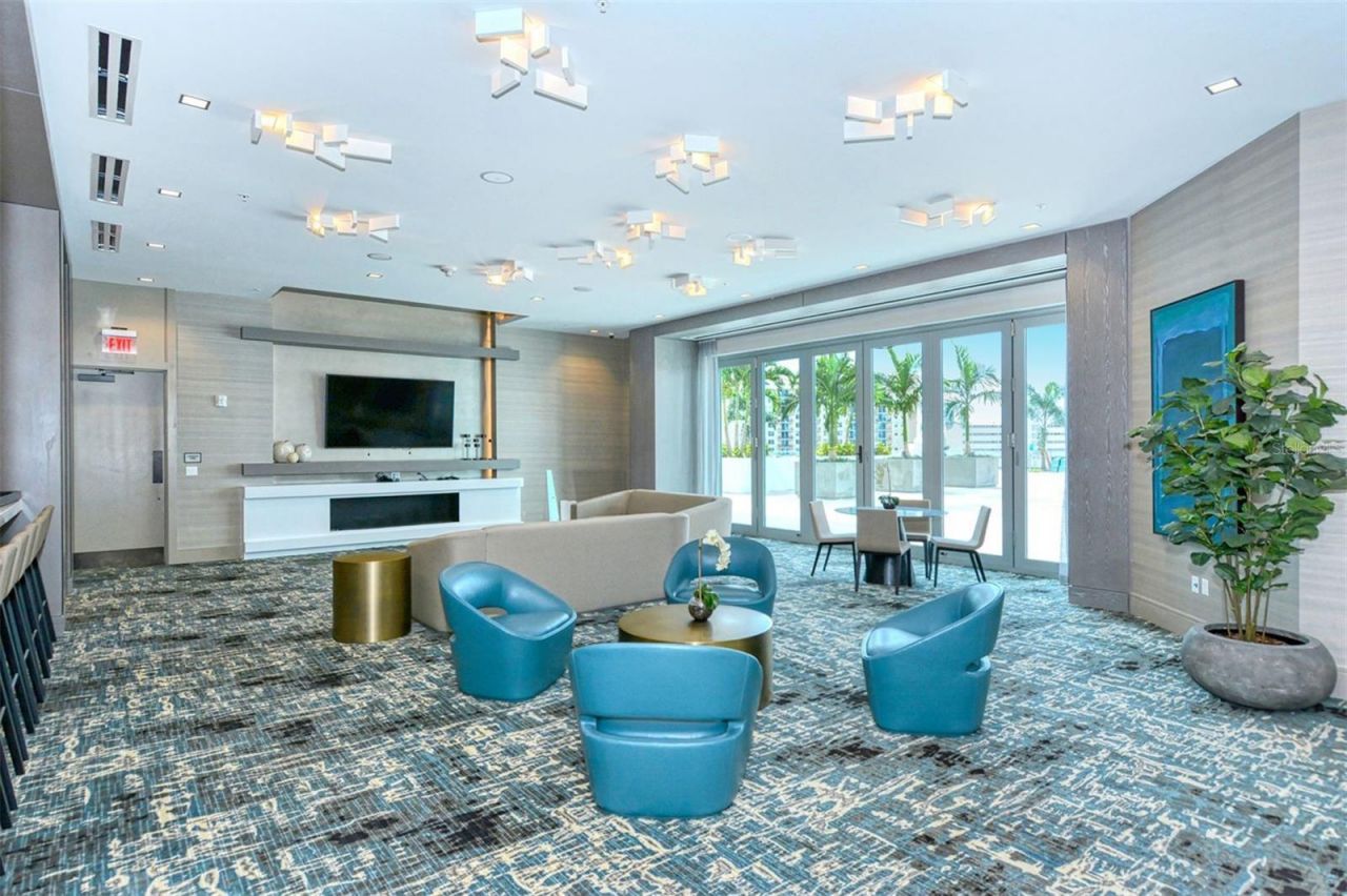 111 S Pineapple Avenue, Unit 604, Sarasota, FL 34236 Photo