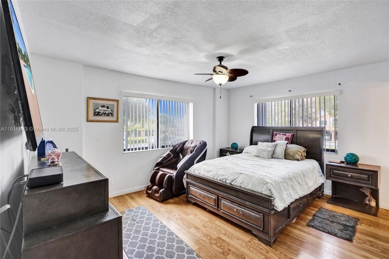 8010 Hampton Blvd, Unit 211, North Lauderdale, FL 33068 Photo