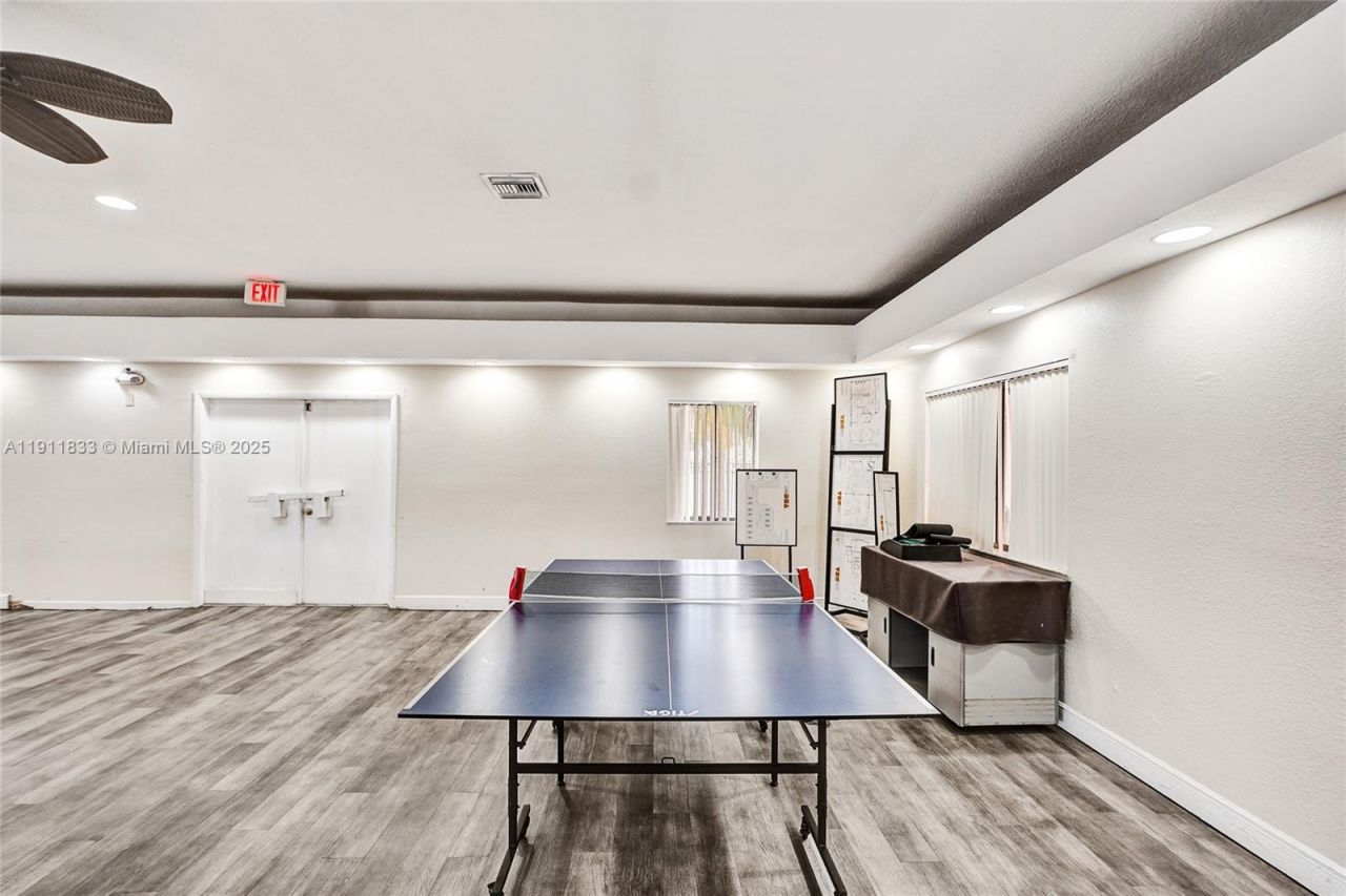 8010 Hampton Blvd, Unit 211, North Lauderdale, FL 33068 Photo