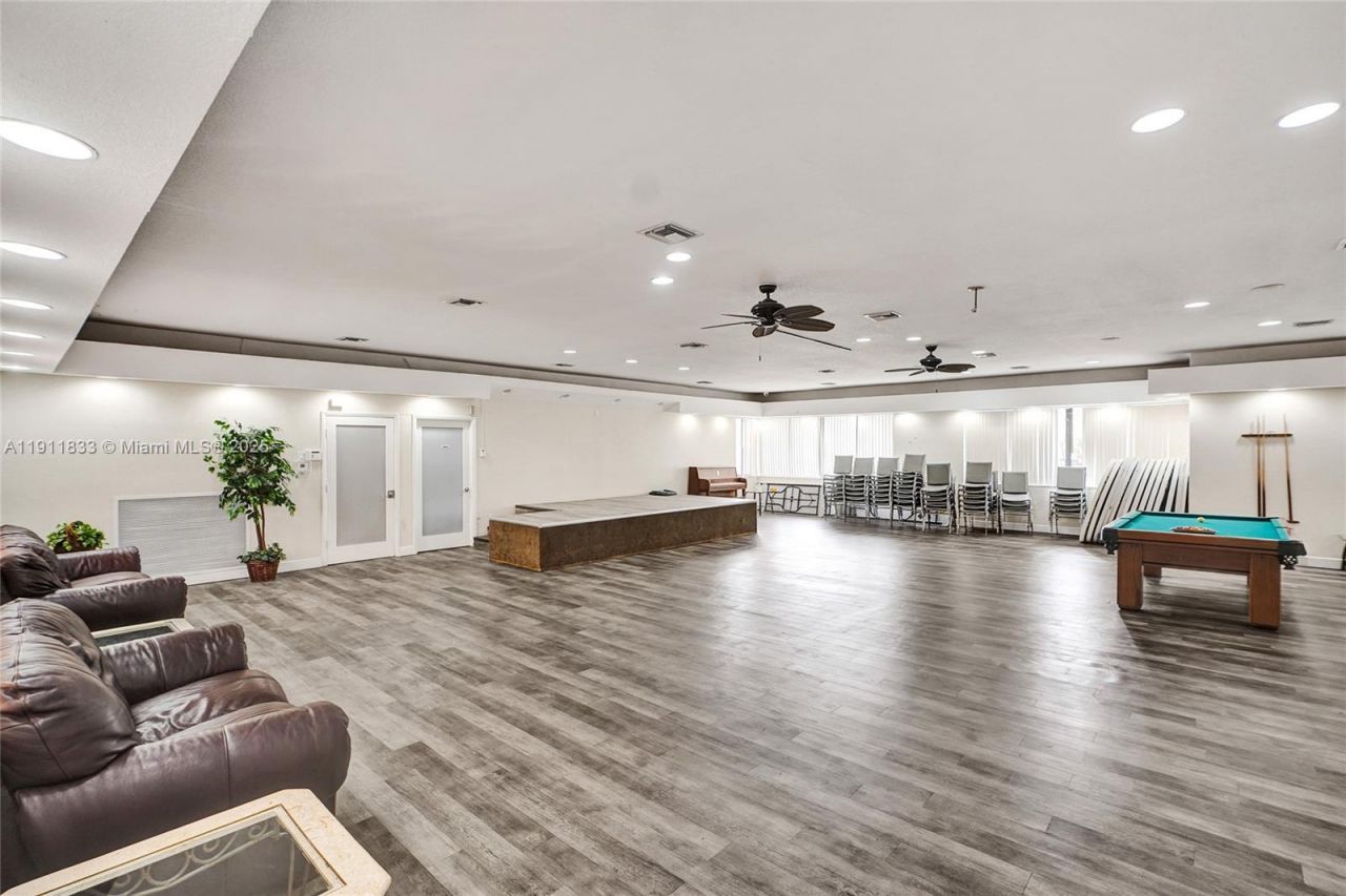 8010 Hampton Blvd, Unit 211, North Lauderdale, FL 33068 Photo