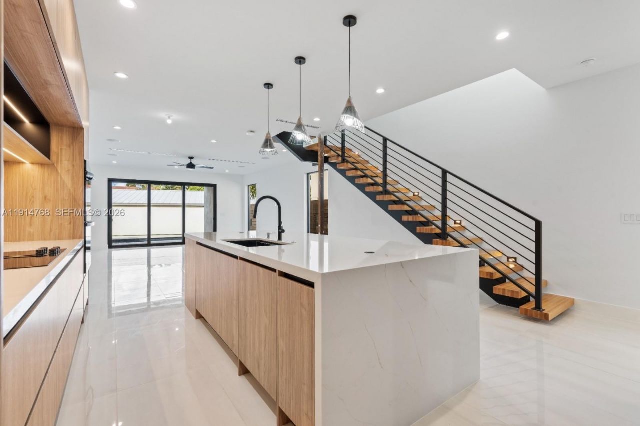 205 NE 17th Ave, Fort Lauderdale, FL 33301 Photo