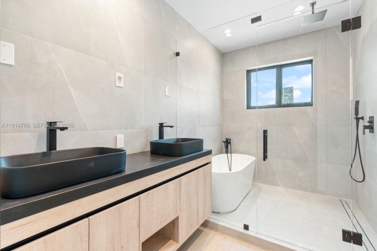 205 NE 17th Ave, Fort Lauderdale, FL 33301 Photo