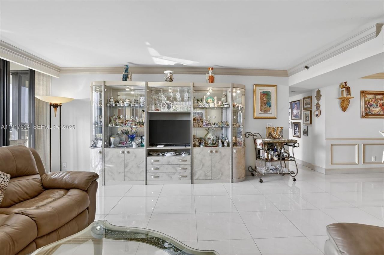 1000 Island Blvd, Unit 602, Aventura, FL 33160 Photo