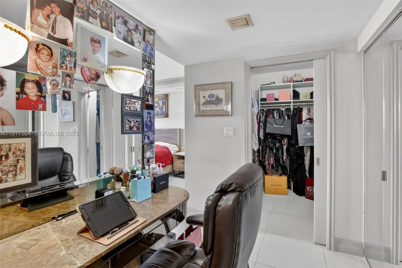 1000 Island Blvd, Unit 602, Aventura, FL 33160 Photo