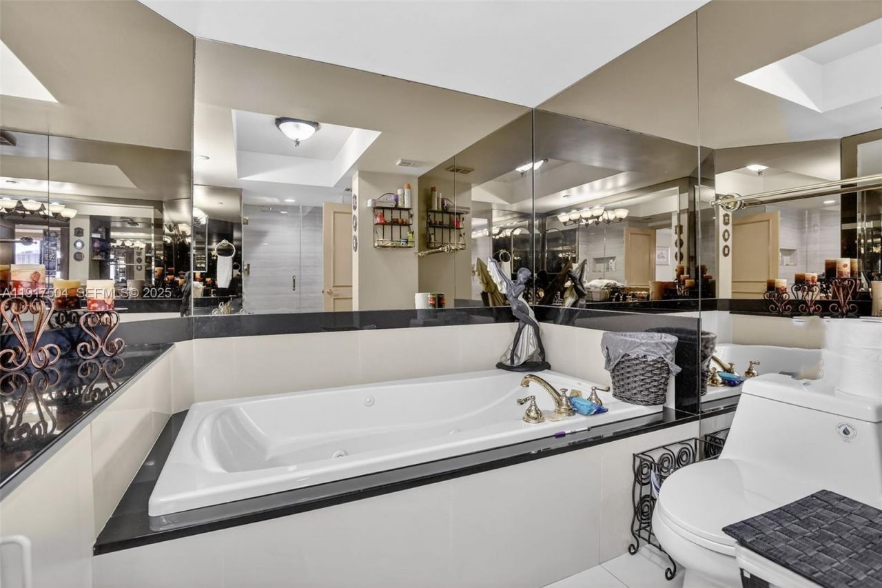 1000 Island Blvd, Unit 602, Aventura, FL 33160 Photo