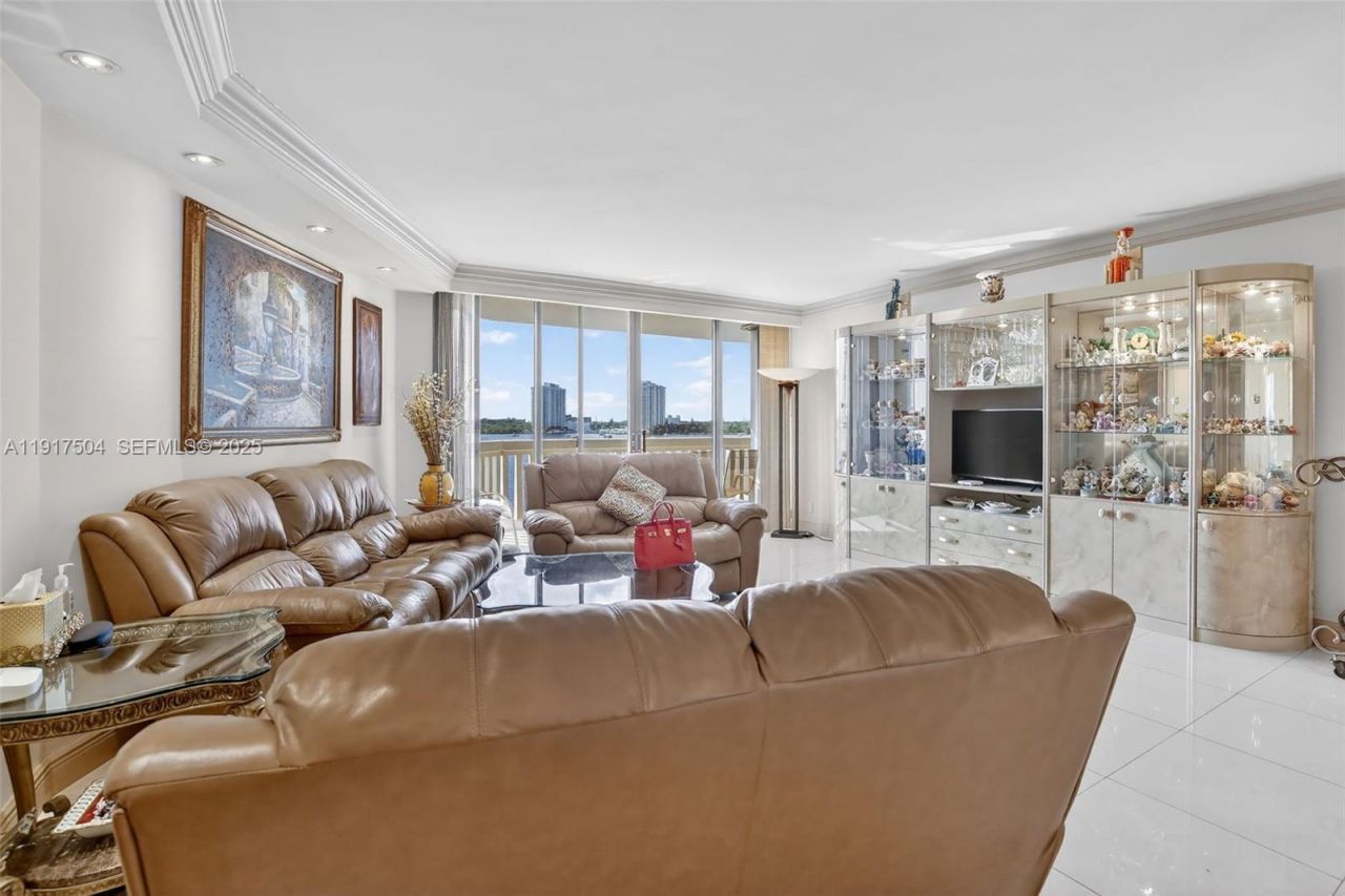 1000 Island Blvd, Unit 602, Aventura, FL 33160 Photo