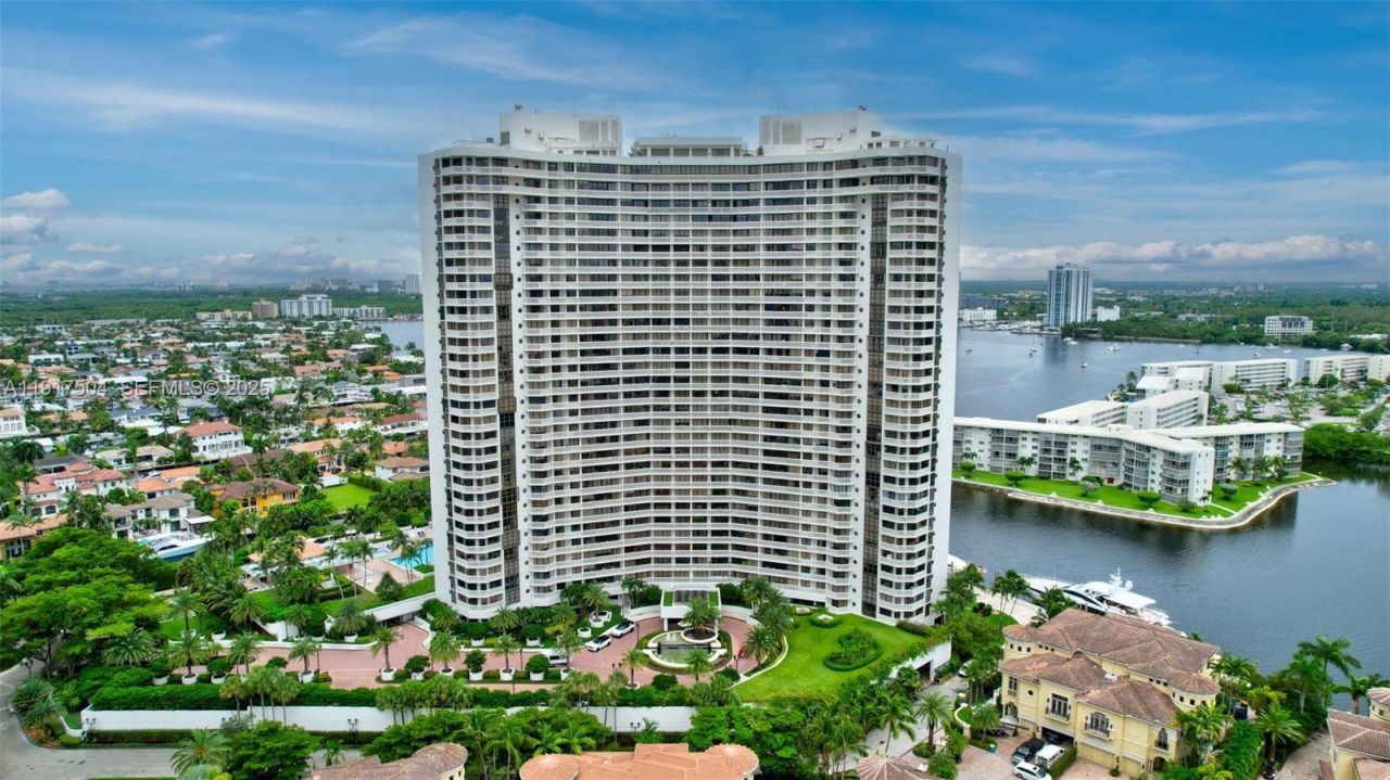 1000 Island Blvd, Unit 602, Aventura, FL 33160 Photo