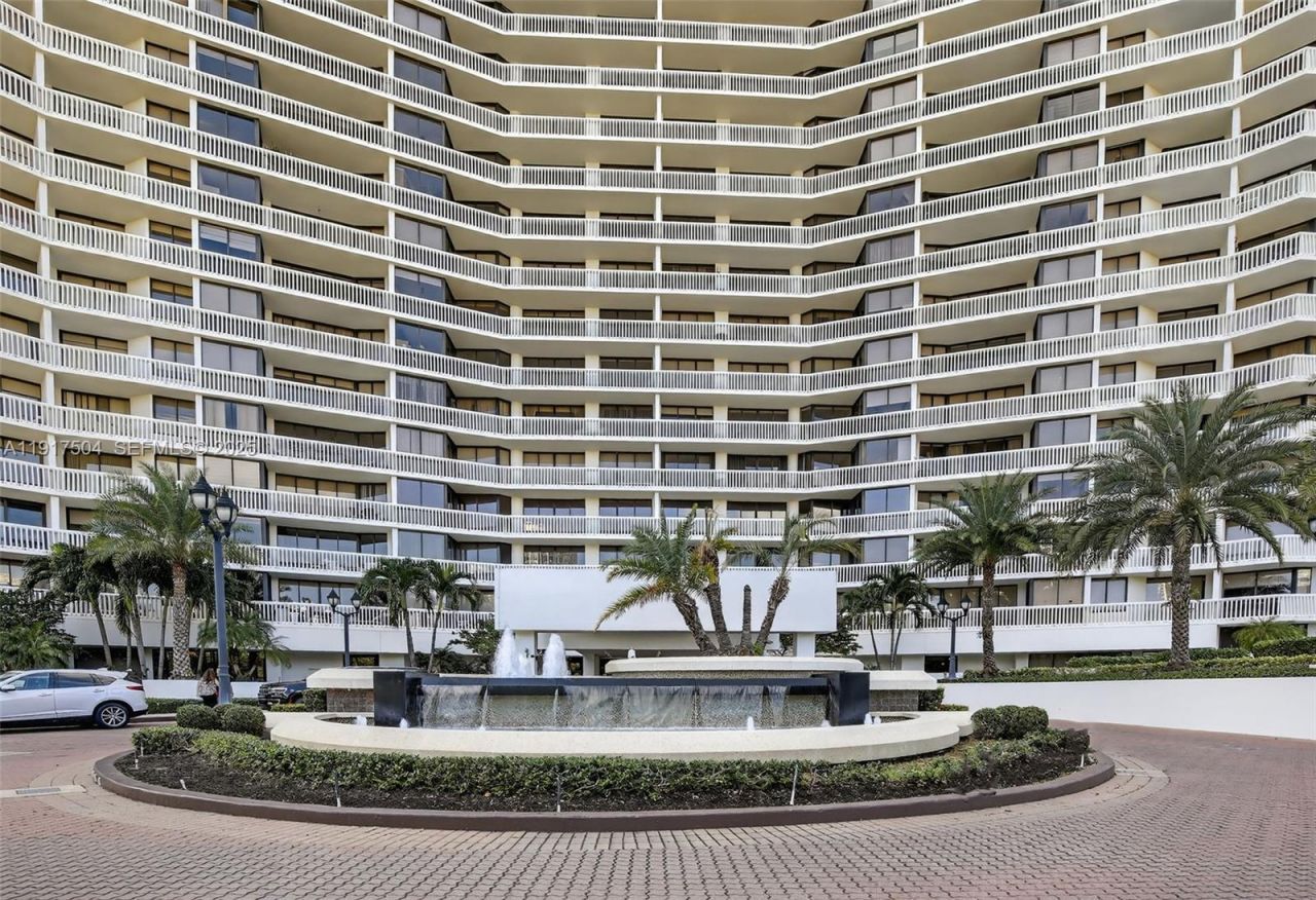 1000 Island Blvd, Unit 602, Aventura, FL 33160 Photo