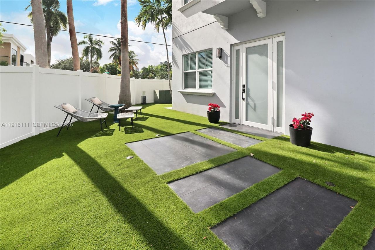 601 NE 11th Ave, Fort Lauderdale, FL 33304 Photo