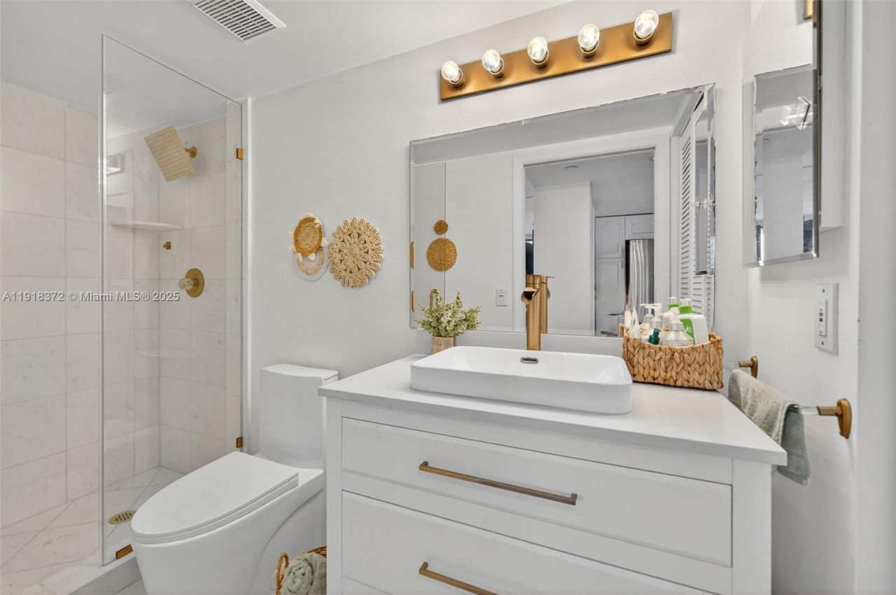 3500 Mystic Pointe Dr, Unit 1804, Aventura, FL 33180 Photo