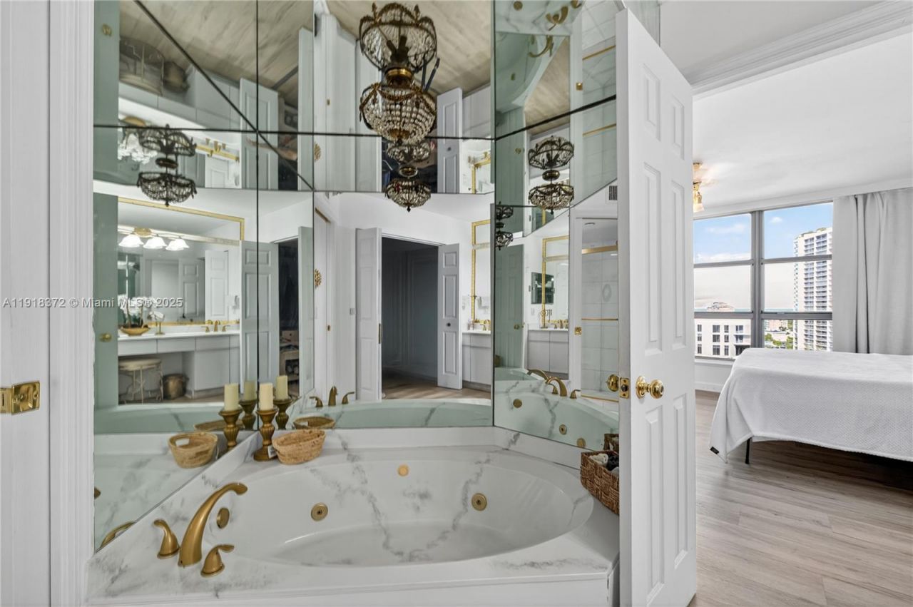 3500 Mystic Pointe Dr, Unit 1804, Aventura, FL 33180 Photo