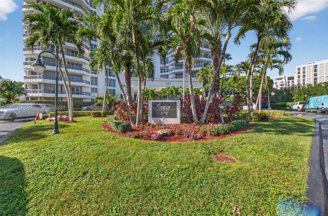 3500 Mystic Pointe Dr, Unit 1804, Aventura, FL 33180 Photo