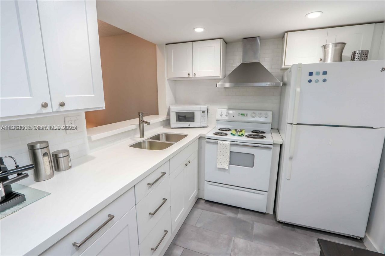 9150 Lime Bay Blvd, Unit 212, Tamarac, FL 33321 Photo