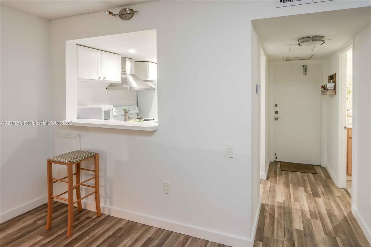 9150 Lime Bay Blvd, Unit 212, Tamarac, FL 33321 Photo