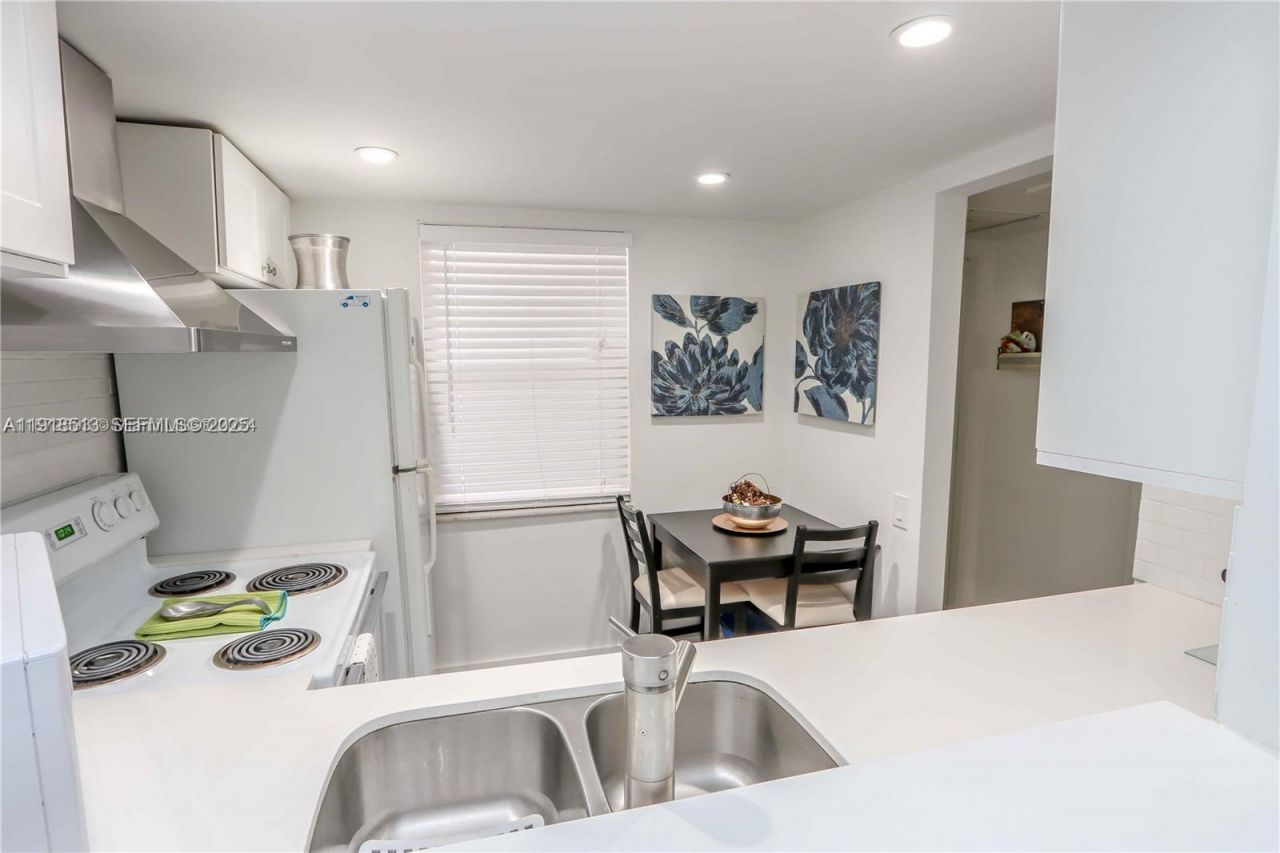 9150 Lime Bay Blvd, Unit 212, Tamarac, FL 33321 Photo