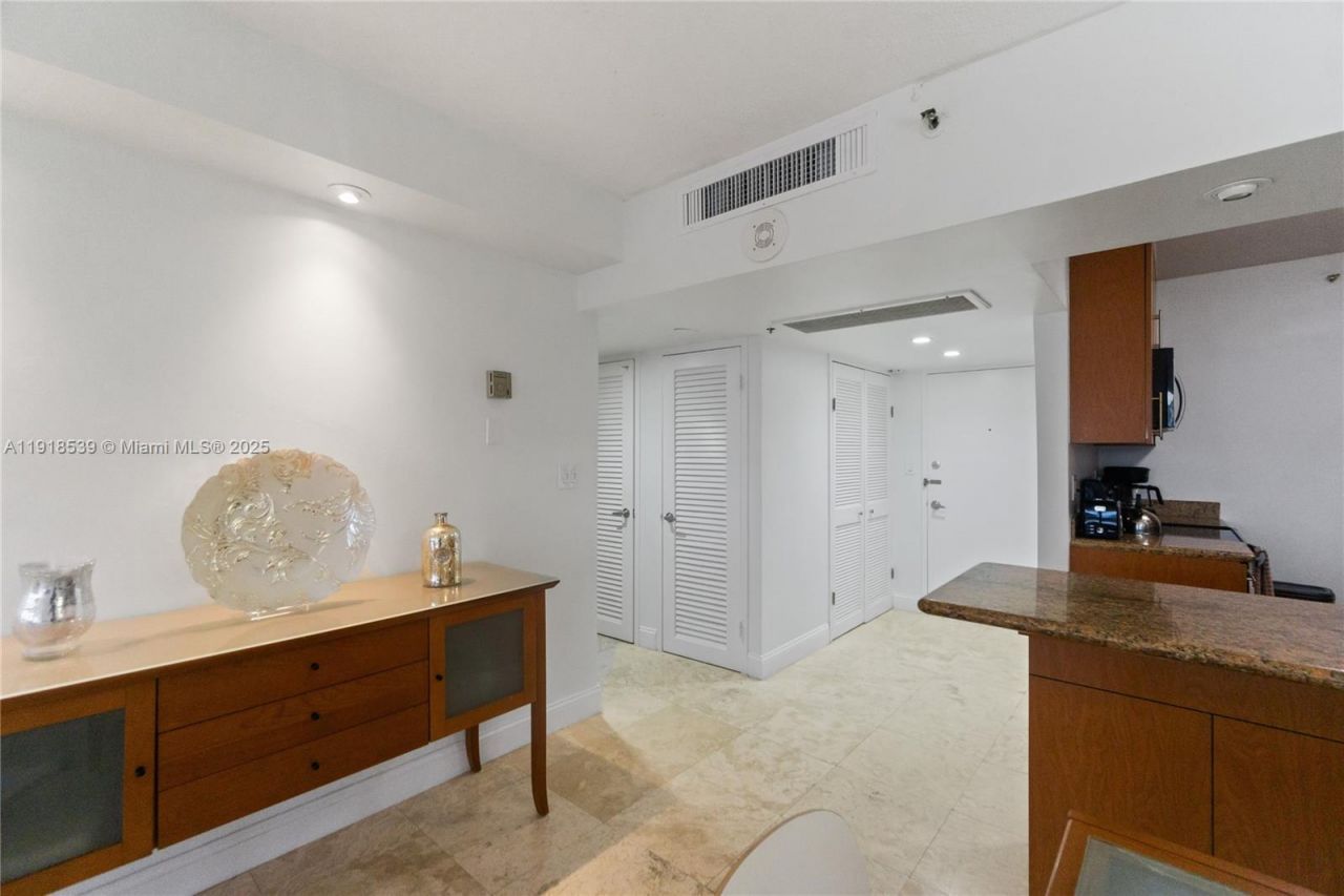 Please Call For Address, Unit 302, Miami Beach, FL 33139 Photo