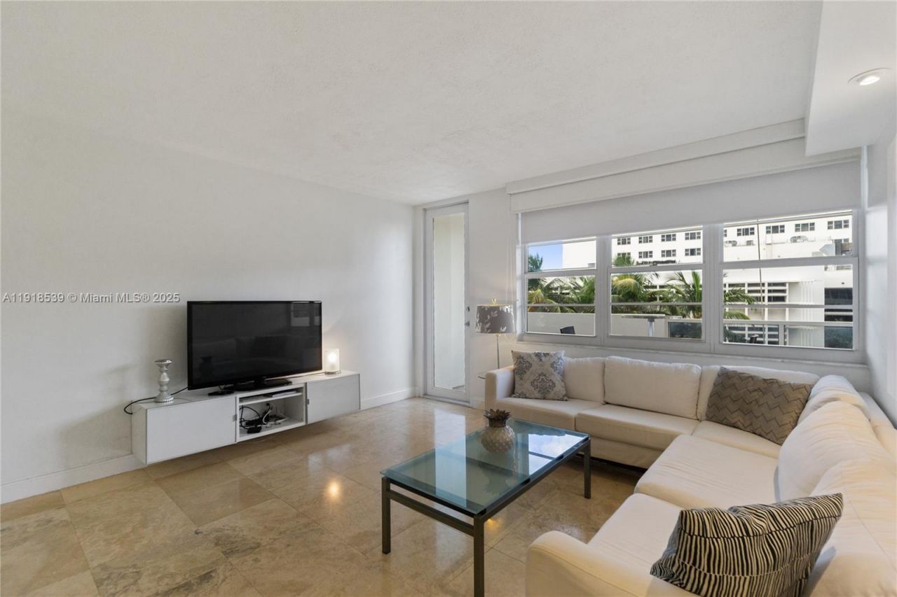 Please Call For Address, Unit 302, Miami Beach, FL 33139 Photo